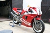 Yamaha FZR750
